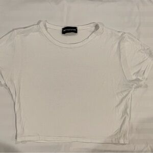 PrettyLittleThing White Cropped T-Shirt